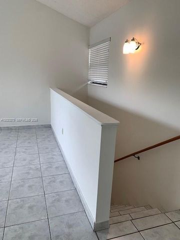 10231 W Fontainebleau Blvd 202, Miami, FL 33172