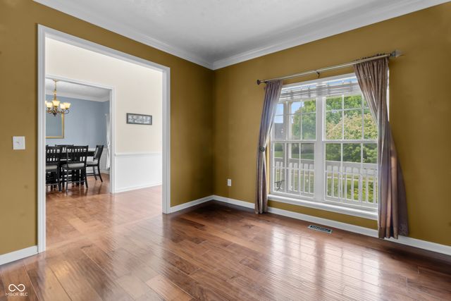 8560 Charleston Court, Avon, IN 46123