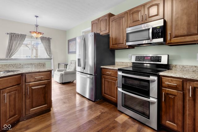 8560 Charleston Court, Avon, IN 46123