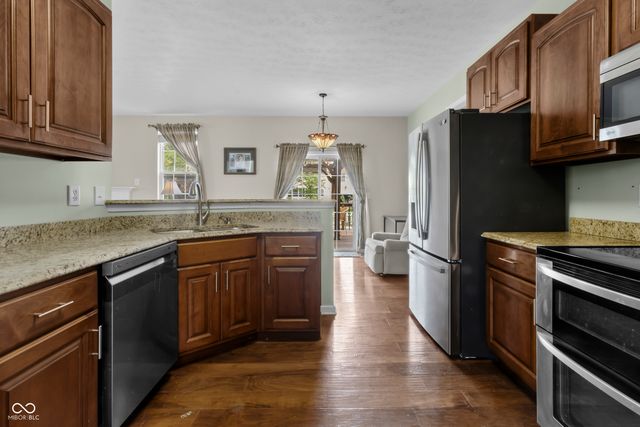 8560 Charleston Court, Avon, IN 46123