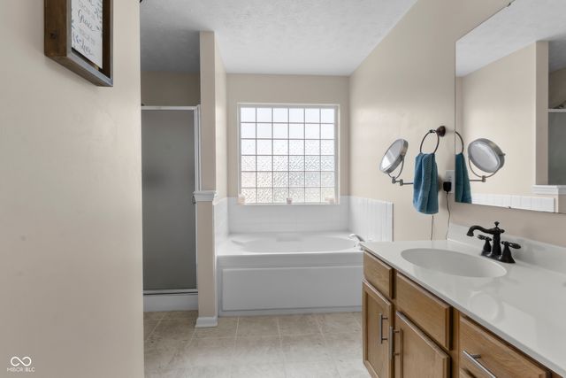 8560 Charleston Court, Avon, IN 46123