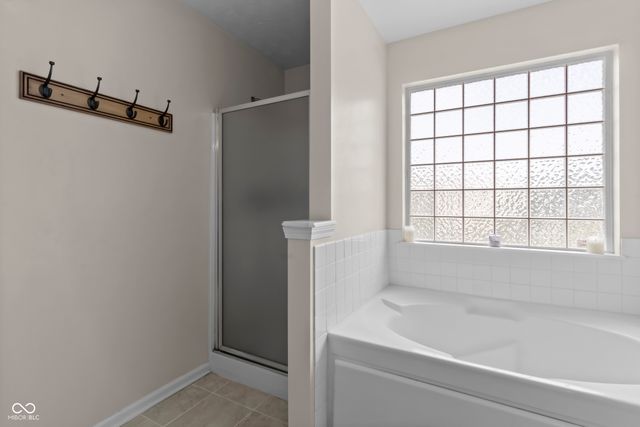 8560 Charleston Court, Avon, IN 46123