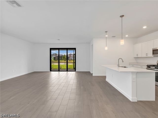19228 Gentry PL, Estero, FL 33928