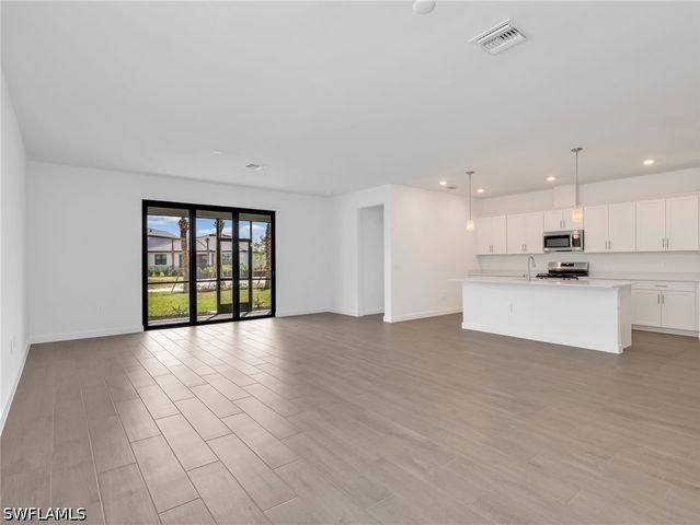 19228 Gentry PL, Estero, FL 33928