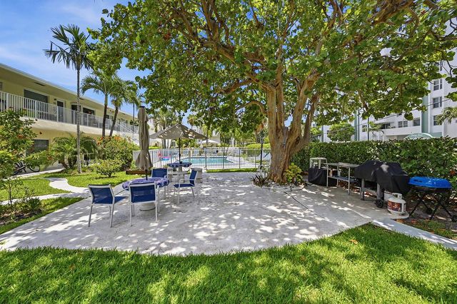 3201 SE 10th Street A9, Pompano Beach, FL 33062