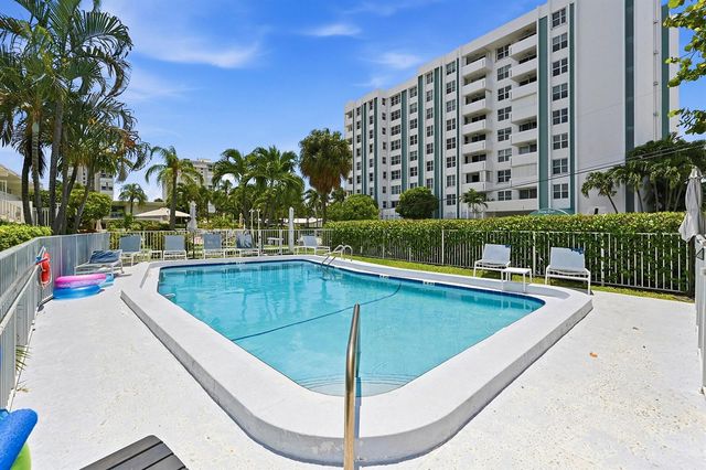 3201 SE 10th Street A9, Pompano Beach, FL 33062