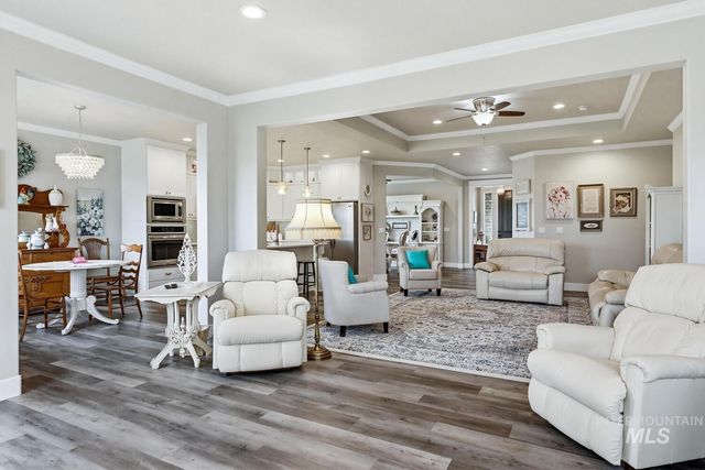 15063 Leon Ln, Caldwell, ID 83607