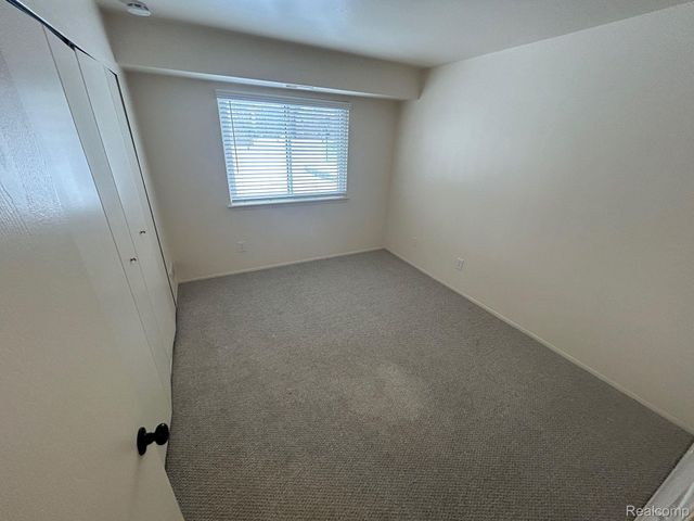 30042 W 12 MILE Road 56, Farmington Hills, MI 48334