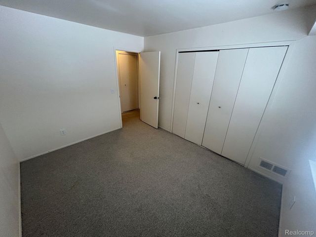 30042 W 12 MILE Road 56, Farmington Hills, MI 48334