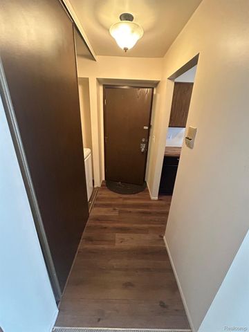30042 W 12 MILE Road 56, Farmington Hills, MI 48334