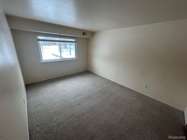 30042 W 12 MILE Road 56, Farmington Hills, MI 48334