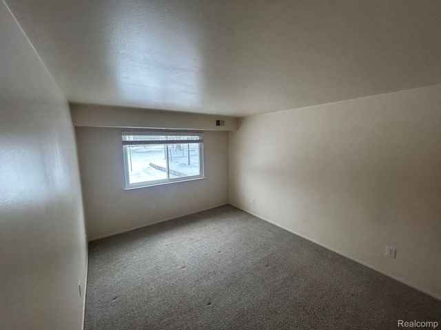 30042 W 12 MILE Road 56, Farmington Hills, MI 48334