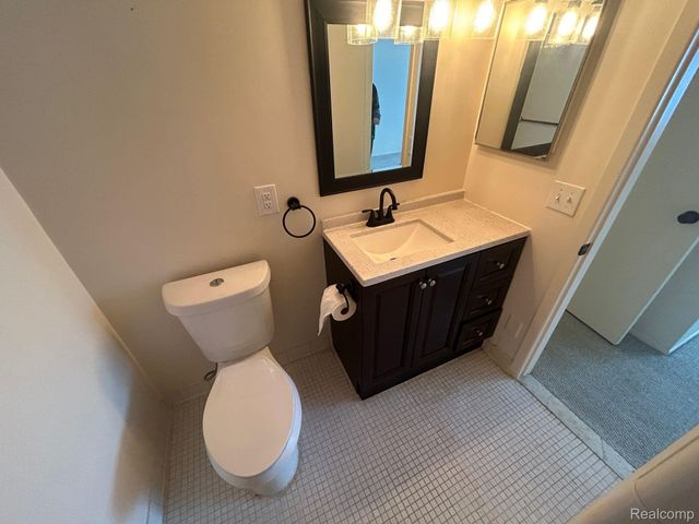 30042 W 12 MILE Road 56, Farmington Hills, MI 48334