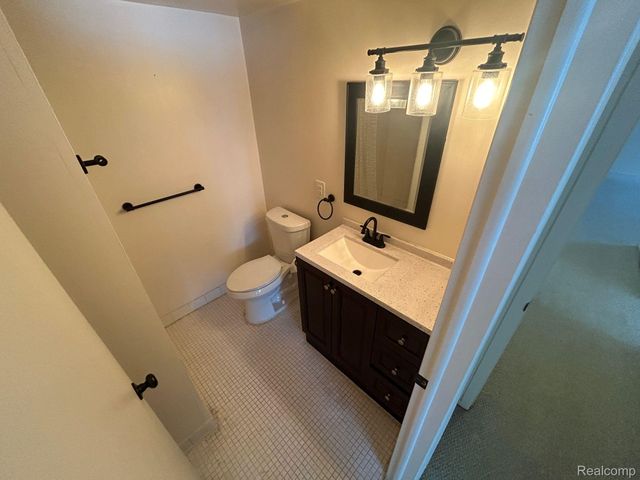 30042 W 12 MILE Road 56, Farmington Hills, MI 48334