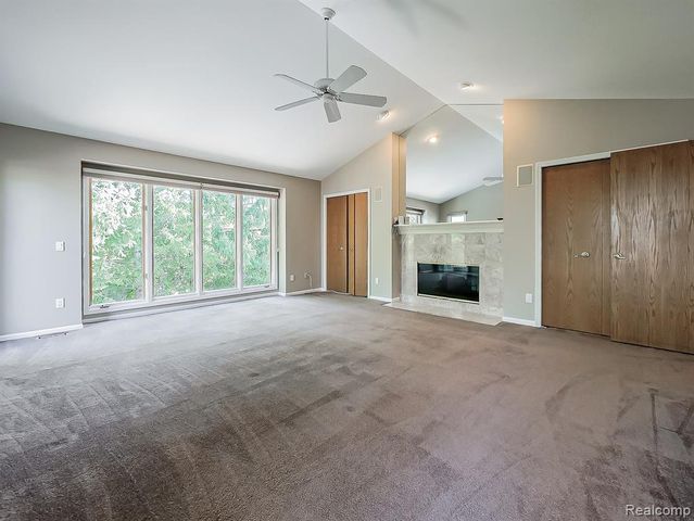 27950 Copper Creek Lane, Farmington Hills, MI 48331