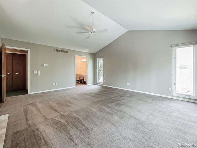 27950 Copper Creek Lane, Farmington Hills, MI 48331