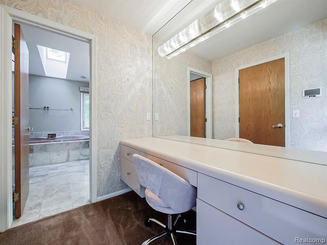 27950 Copper Creek Lane, Farmington Hills, MI 48331