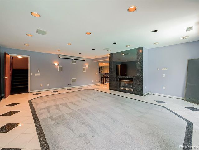 27950 Copper Creek Lane, Farmington Hills, MI 48331