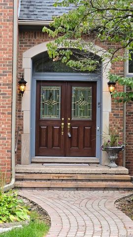 27950 Copper Creek Lane, Farmington Hills, MI 48331