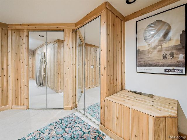 27950 Copper Creek Lane, Farmington Hills, MI 48331