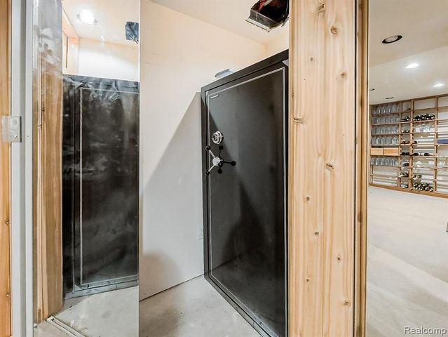 27950 Copper Creek Lane, Farmington Hills, MI 48331