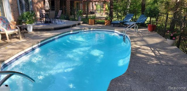 27950 Copper Creek Lane, Farmington Hills, MI 48331