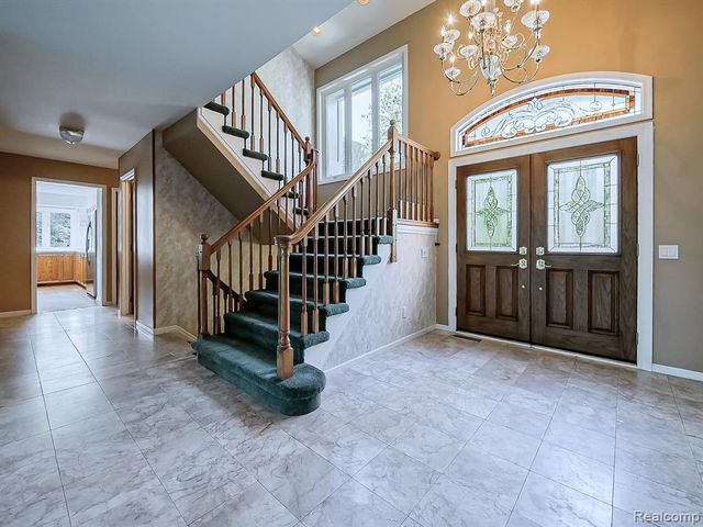 27950 Copper Creek Lane, Farmington Hills, MI 48331