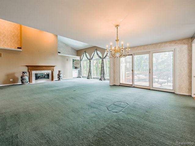 27950 Copper Creek Lane, Farmington Hills, MI 48331