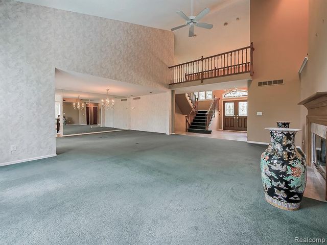 27950 Copper Creek Lane, Farmington Hills, MI 48331