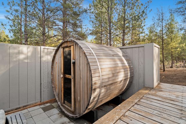 18025 Camas Lane 18, Sunriver, OR 97707