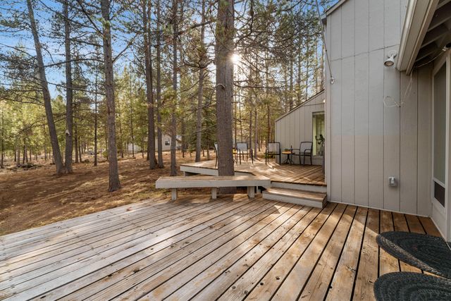 18025 Camas Lane 18, Sunriver, OR 97707