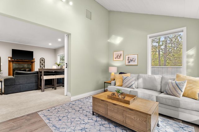 18025 Camas Lane 18, Sunriver, OR 97707