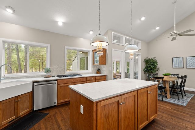 18025 Camas Lane 18, Sunriver, OR 97707