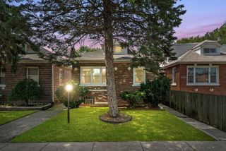 9132 S Saginaw Avenue, Chicago, IL 60617