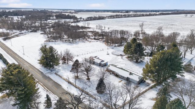 14858 Beaverton Road, Poplar Grove, IL 61065