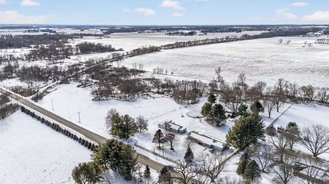 14858 Beaverton Road, Poplar Grove, IL 61065