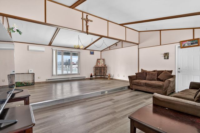 14858 Beaverton Road, Poplar Grove, IL 61065