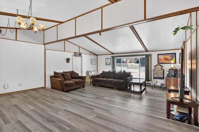 14858 Beaverton Road, Poplar Grove, IL 61065