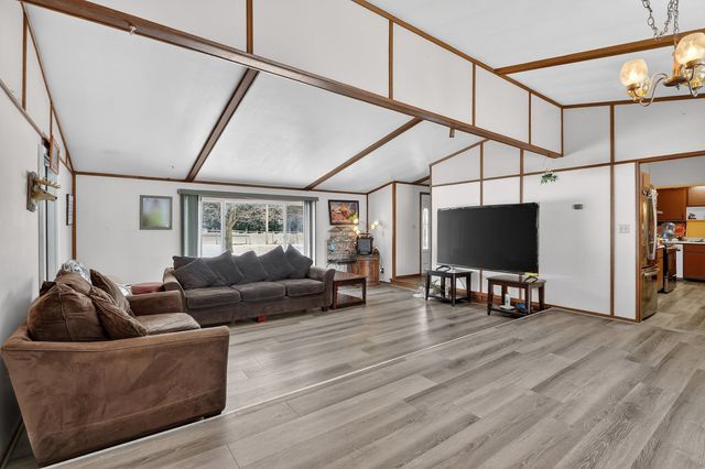 14858 Beaverton Road, Poplar Grove, IL 61065