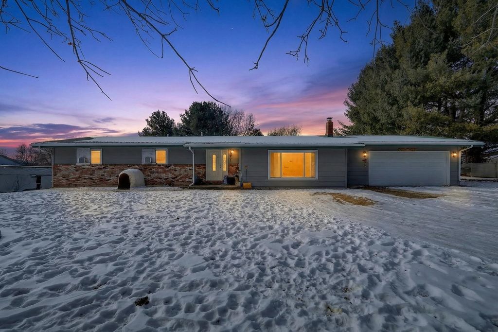 14858 Beaverton Road, Poplar Grove, IL 61065