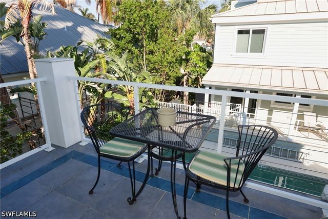 640 2nd ST S 2, Naples, FL 34102
