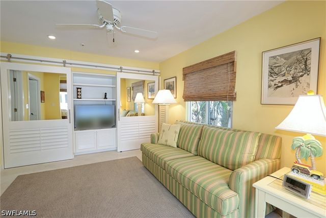 640 2nd ST S 2, Naples, FL 34102