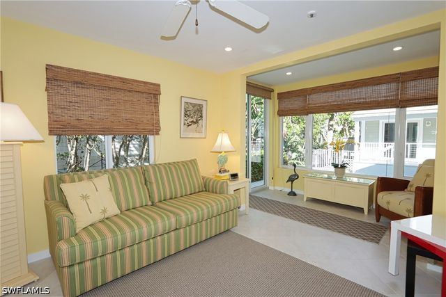 640 2nd ST S 2, Naples, FL 34102