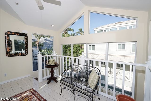 640 2nd ST S 2, Naples, FL 34102