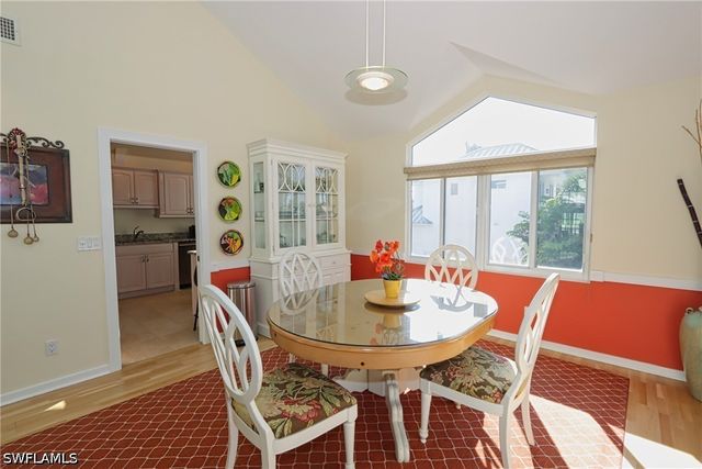 640 2nd ST S 2, Naples, FL 34102