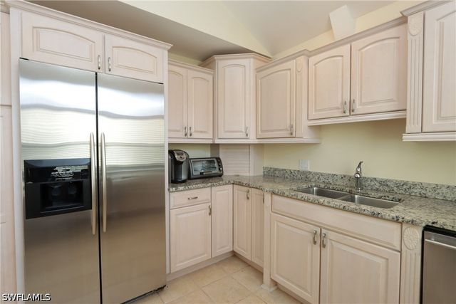 640 2nd ST S 2, Naples, FL 34102