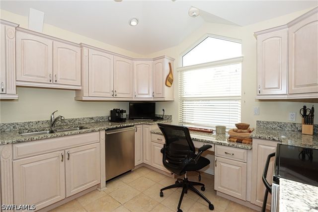 640 2nd ST S 2, Naples, FL 34102