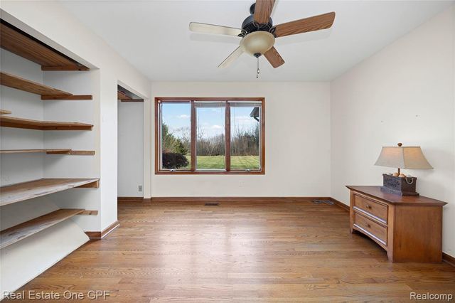 1135 Holmes Road, Allenton, MI 48002