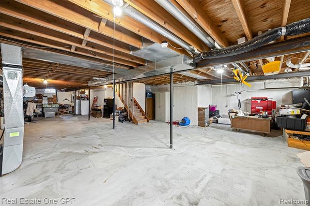 1135 Holmes Road, Allenton, MI 48002