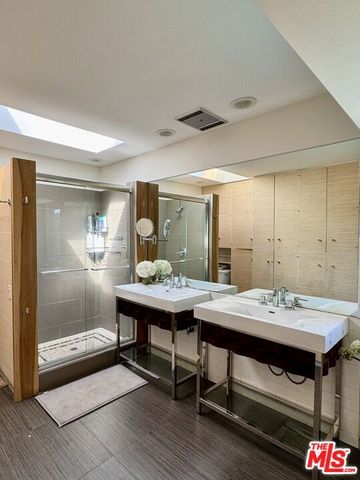 10225 Scenario Lane, Los Angeles, CA 90077